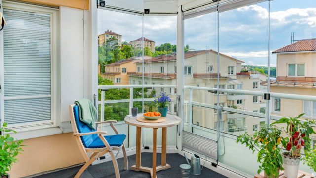 Retractable Balcony enclosures in Victoria, Vancouver Island