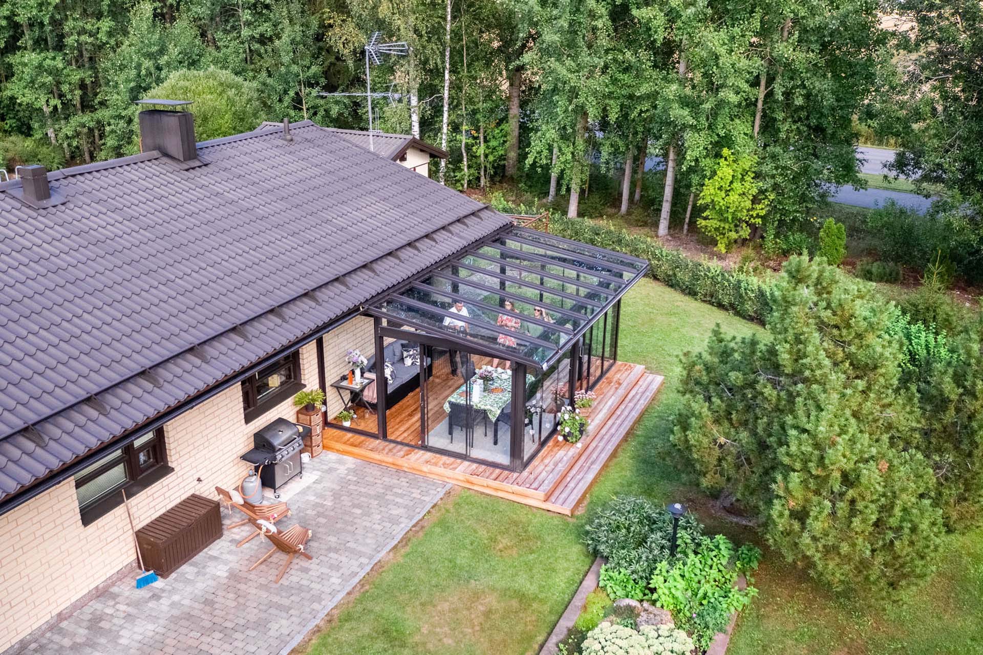 Lumon glazing increases house value with deck enclosure