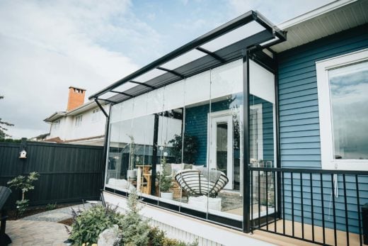 Sunroom with blinds