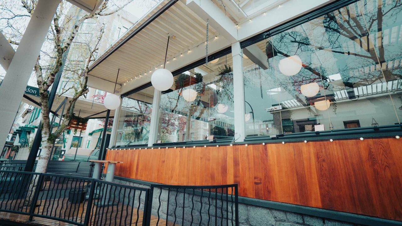 Lumon Glass Walls At 10 Acres Bistro