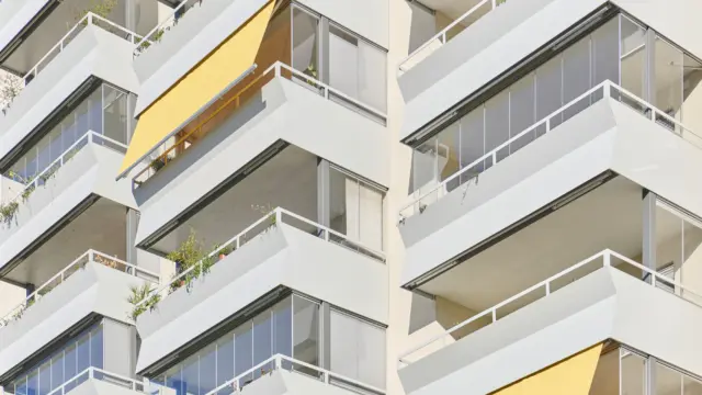 Lumon Balkonverglasungen an Renovierungsprojekt in der Schweiz