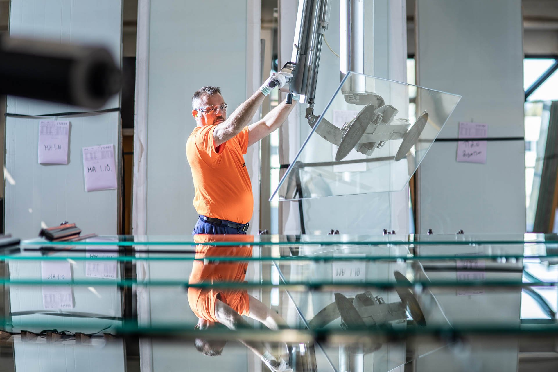 Mitarbeiter bei Lumon in der Fabrik