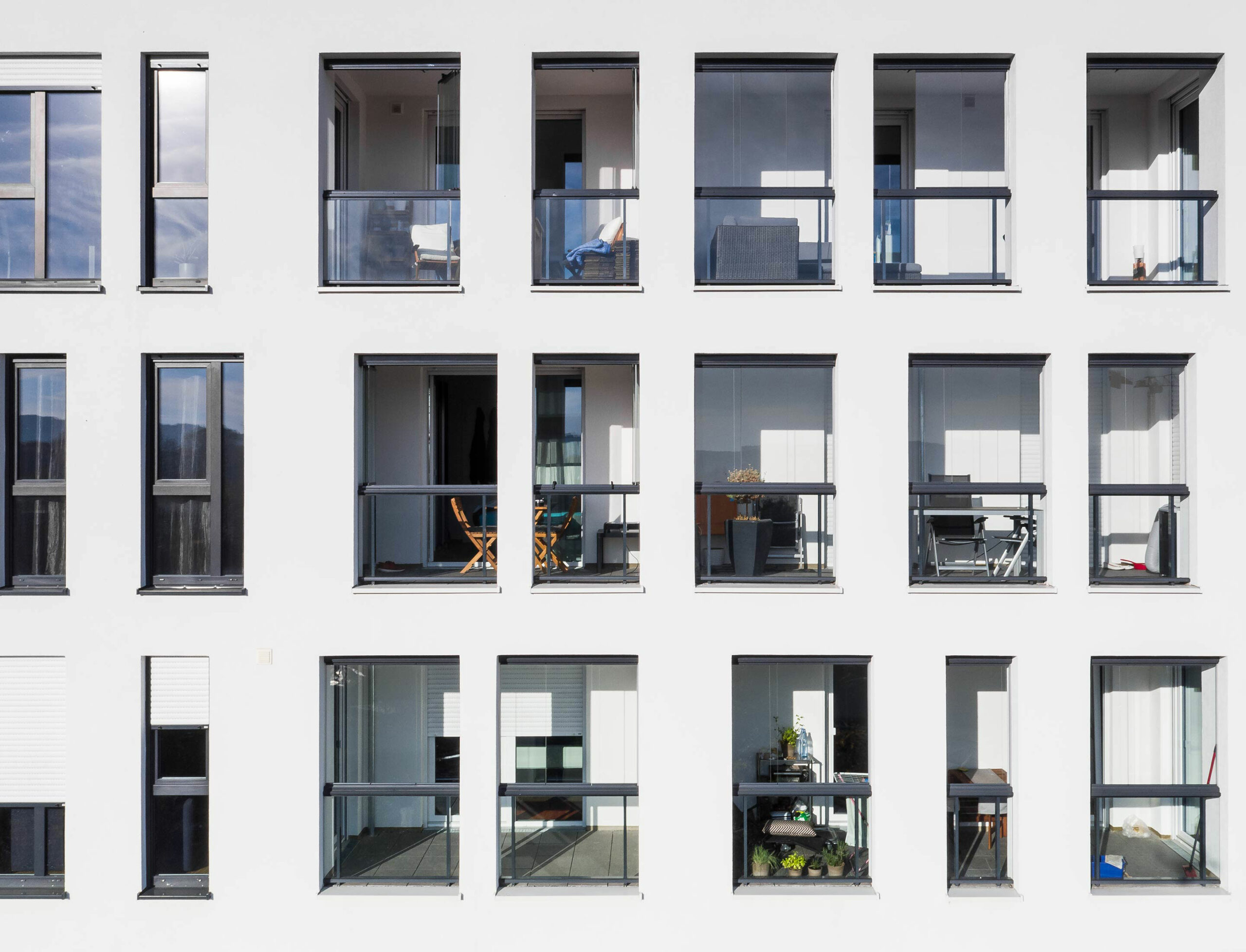 Lumon Balkonverglasungen an einem Neubau in Karlsruhe
