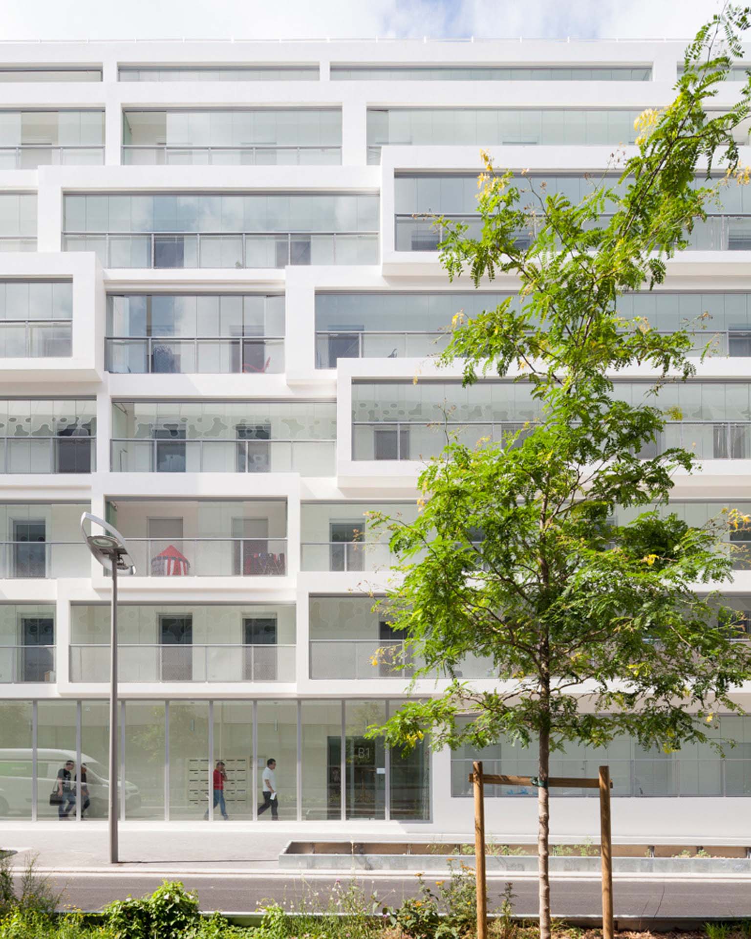 minimalistisk look med glasfacader fra lumon på etage byggeri