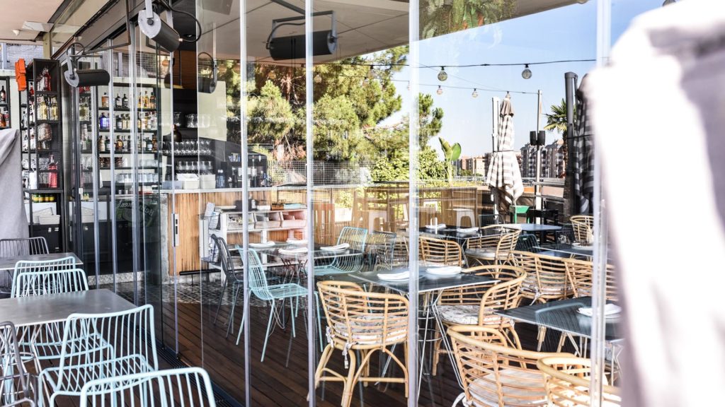 Iluminación en restaurantes para transformar las terrazas acristaladas
