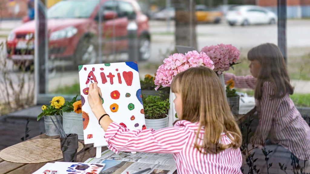 Aventuras en el porche: 9 ideas para jugar con niños