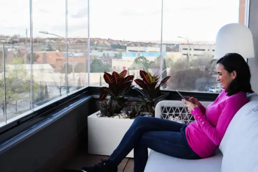 Cómo mantener la ventilación natural en terrazas cerradas