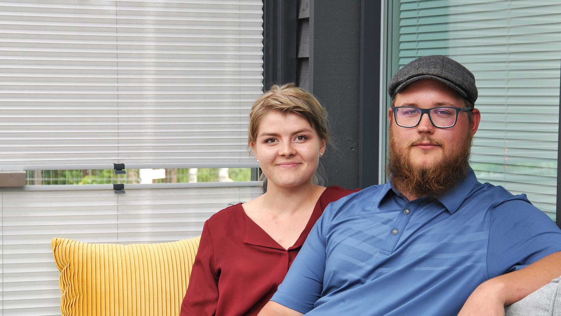 Lumon asiakkaat lasitetulla terassilla Kouvolan asuntomessualueella